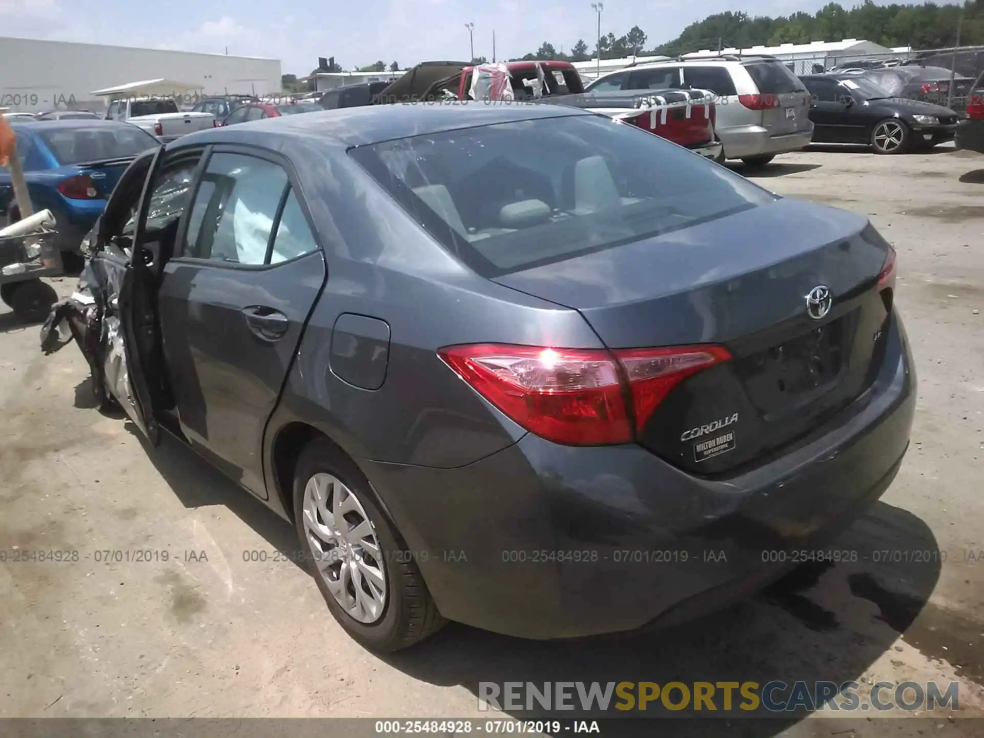 3 Photograph of a damaged car 2T1BURHE3KC196087 TOYOTA COROLLA 2019