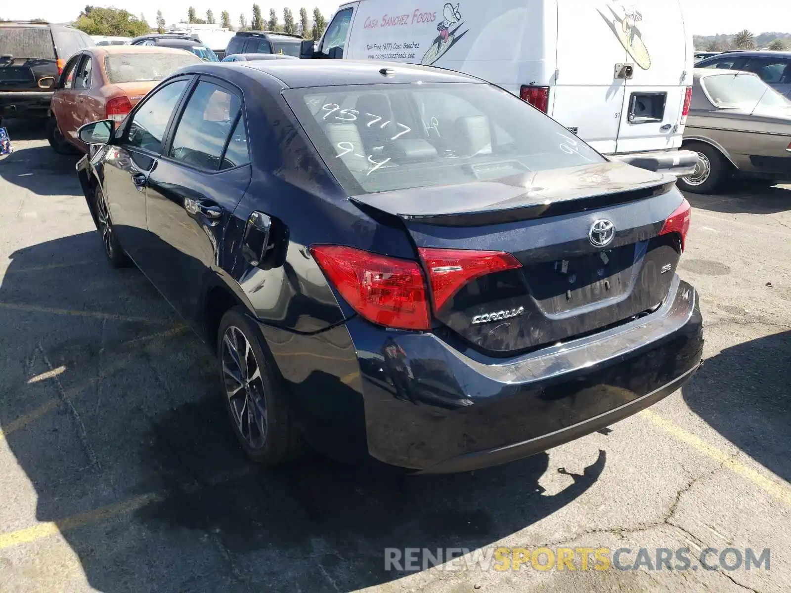 3 Photograph of a damaged car 2T1BURHE3KC196185 TOYOTA COROLLA 2019