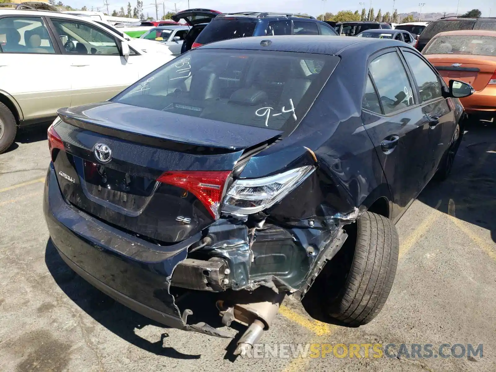 4 Photograph of a damaged car 2T1BURHE3KC196185 TOYOTA COROLLA 2019