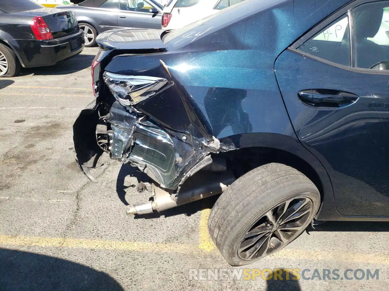 9 Photograph of a damaged car 2T1BURHE3KC196185 TOYOTA COROLLA 2019