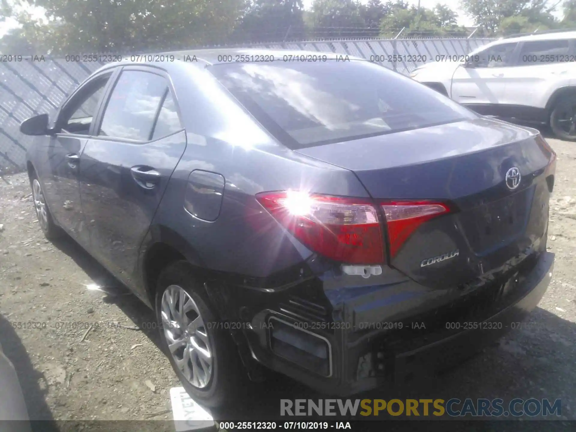 3 Photograph of a damaged car 2T1BURHE3KC196381 TOYOTA COROLLA 2019