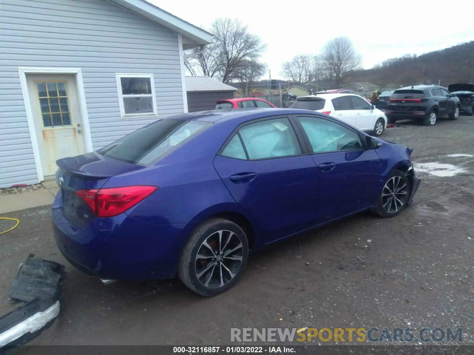 4 Photograph of a damaged car 2T1BURHE3KC197532 TOYOTA COROLLA 2019