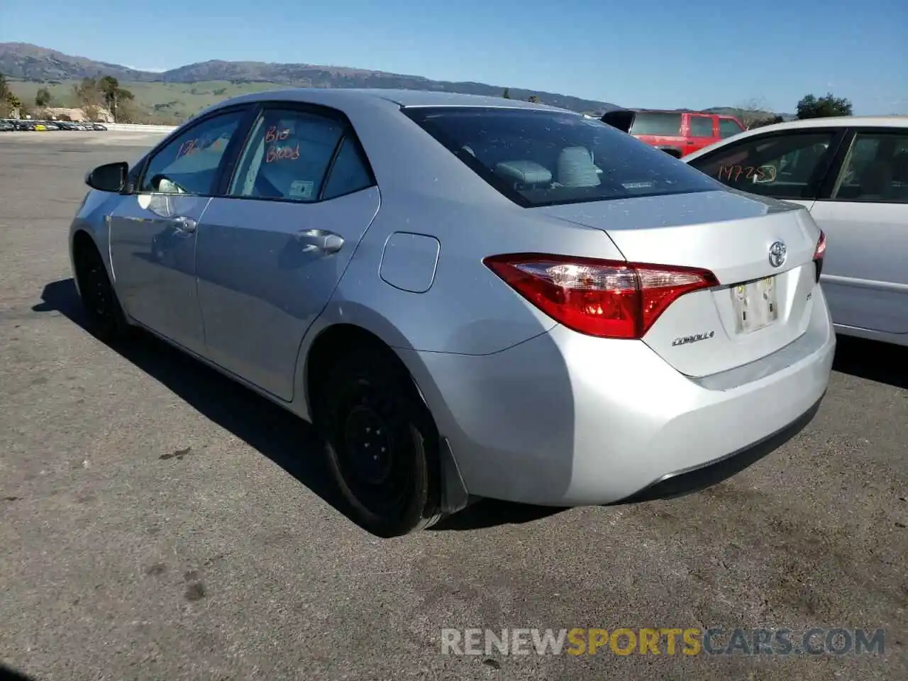 3 Photograph of a damaged car 2T1BURHE3KC198583 TOYOTA COROLLA 2019