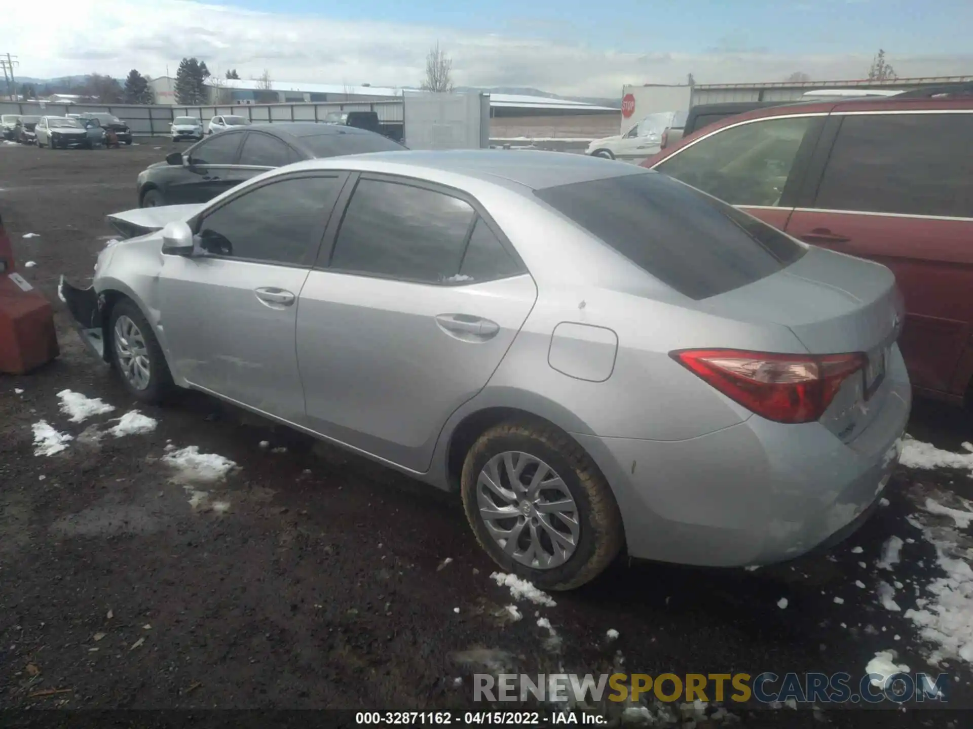 3 Photograph of a damaged car 2T1BURHE3KC199183 TOYOTA COROLLA 2019