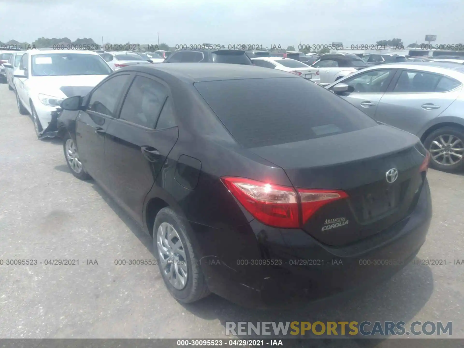 3 Photograph of a damaged car 2T1BURHE3KC200526 TOYOTA COROLLA 2019