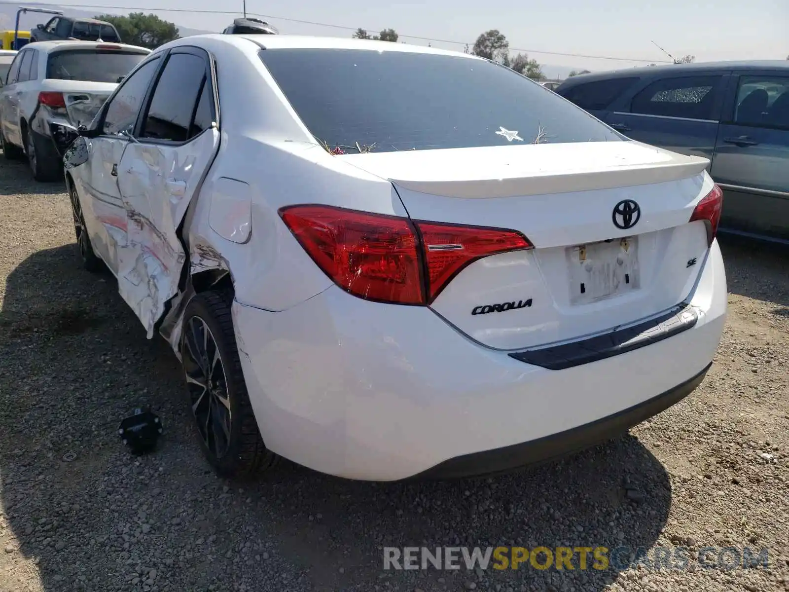 3 Photograph of a damaged car 2T1BURHE3KC200641 TOYOTA COROLLA 2019