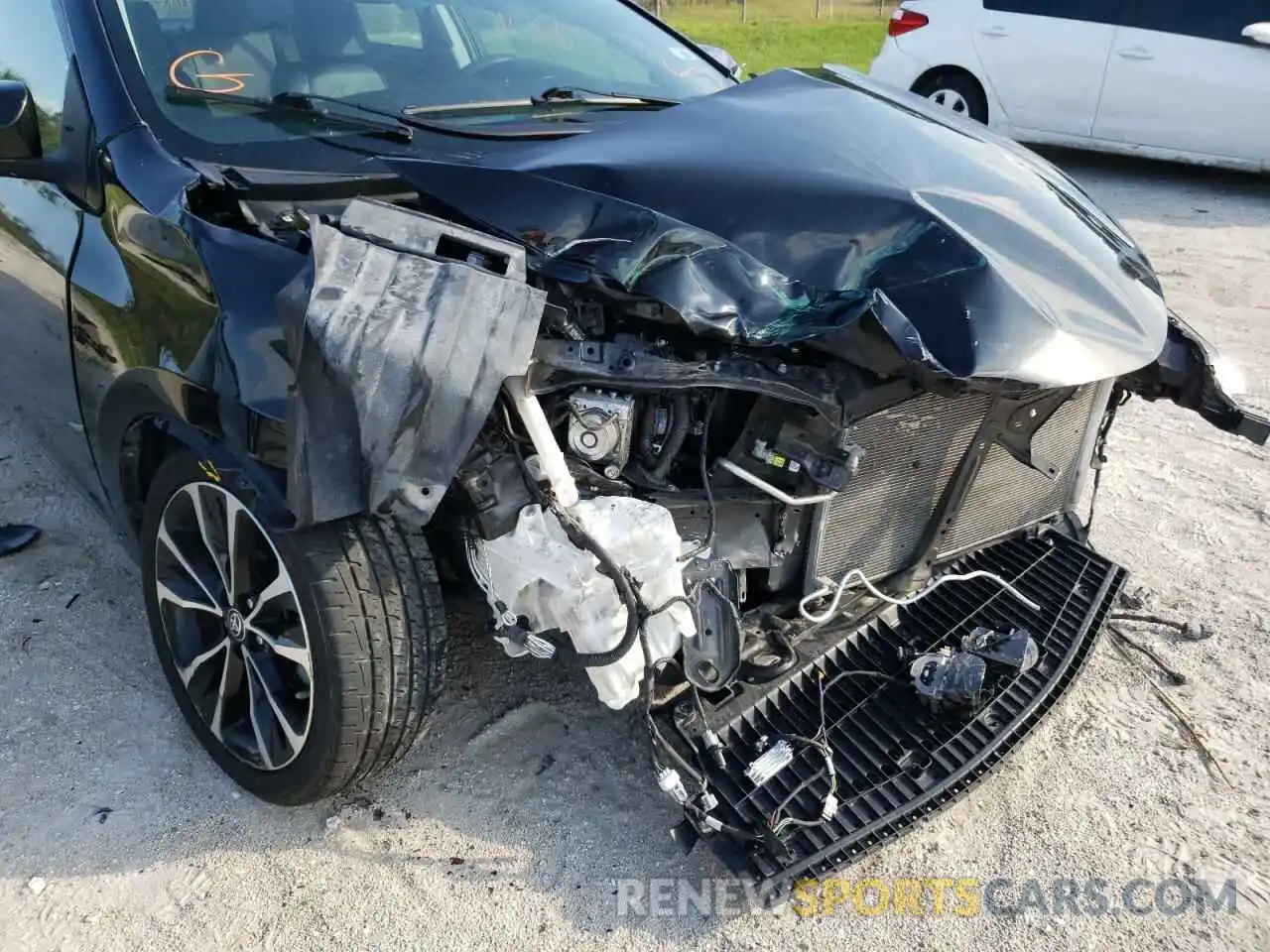 9 Photograph of a damaged car 2T1BURHE3KC202213 TOYOTA COROLLA 2019