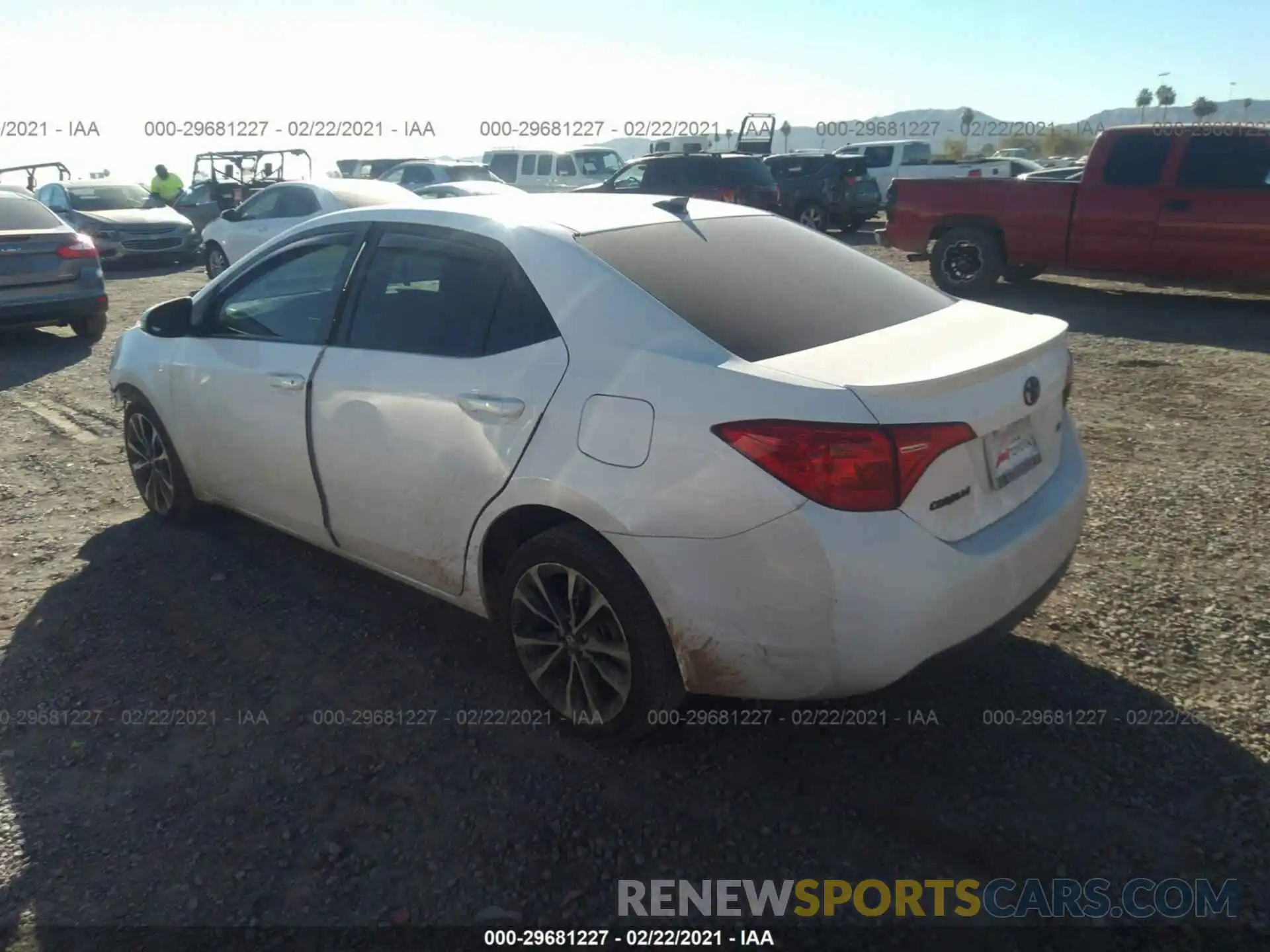 3 Photograph of a damaged car 2T1BURHE3KC203703 TOYOTA COROLLA 2019