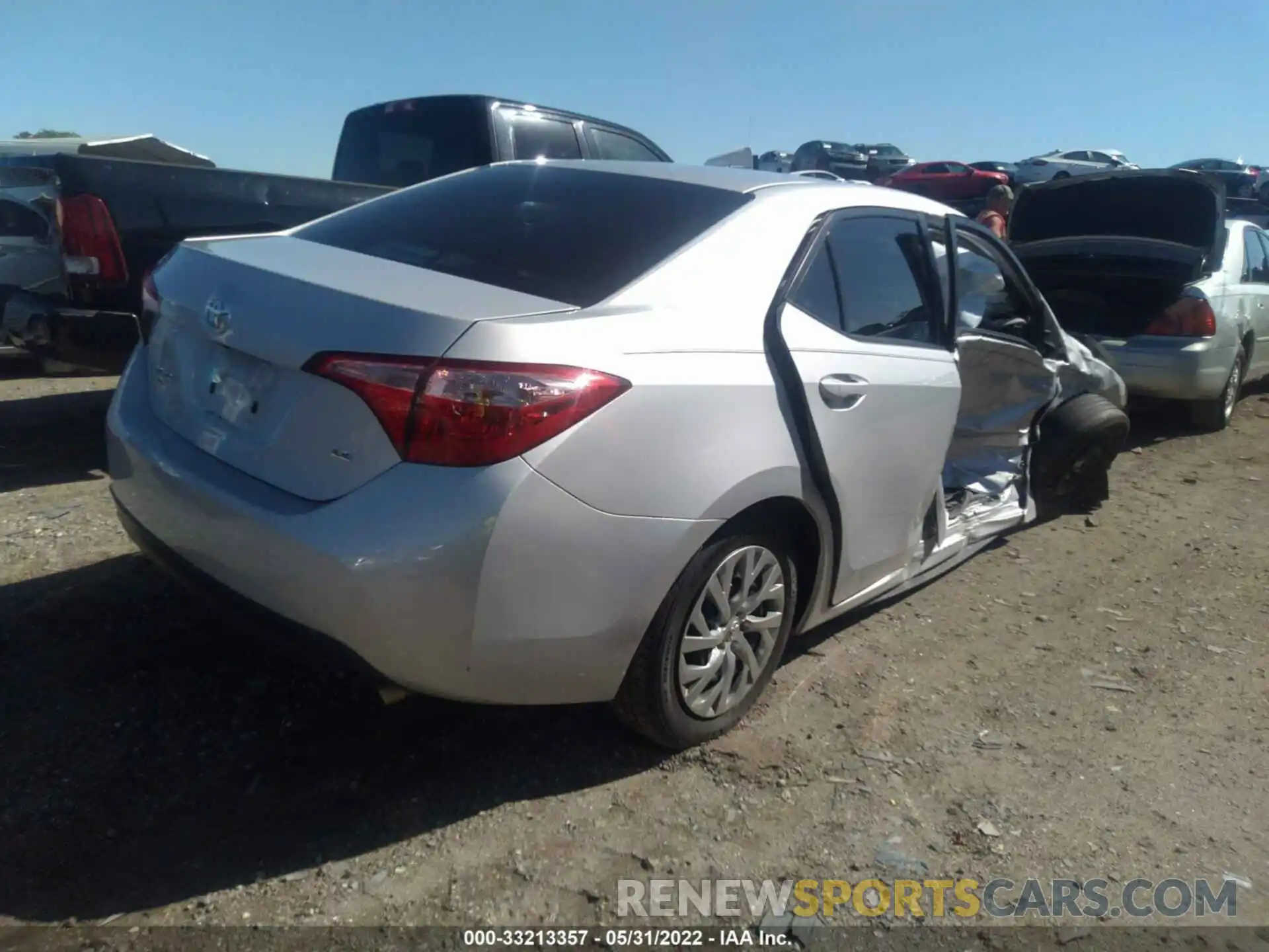 4 Photograph of a damaged car 2T1BURHE3KC204057 TOYOTA COROLLA 2019