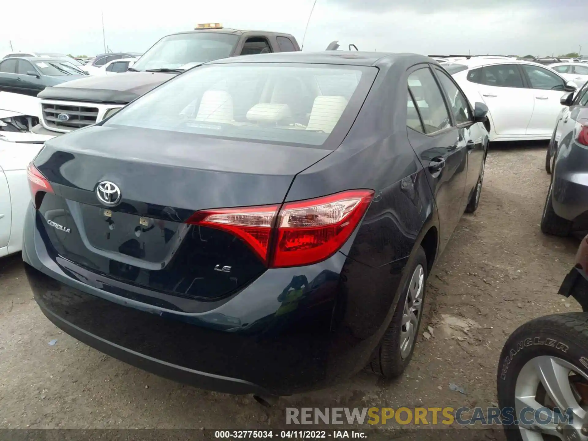 4 Photograph of a damaged car 2T1BURHE3KC204625 TOYOTA COROLLA 2019