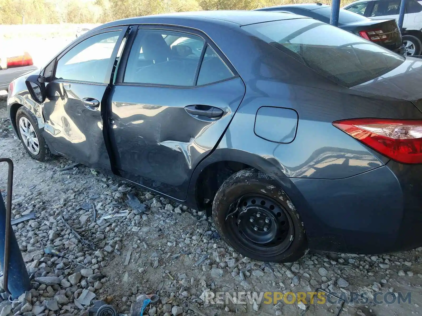 9 Photograph of a damaged car 2T1BURHE3KC204737 TOYOTA COROLLA 2019