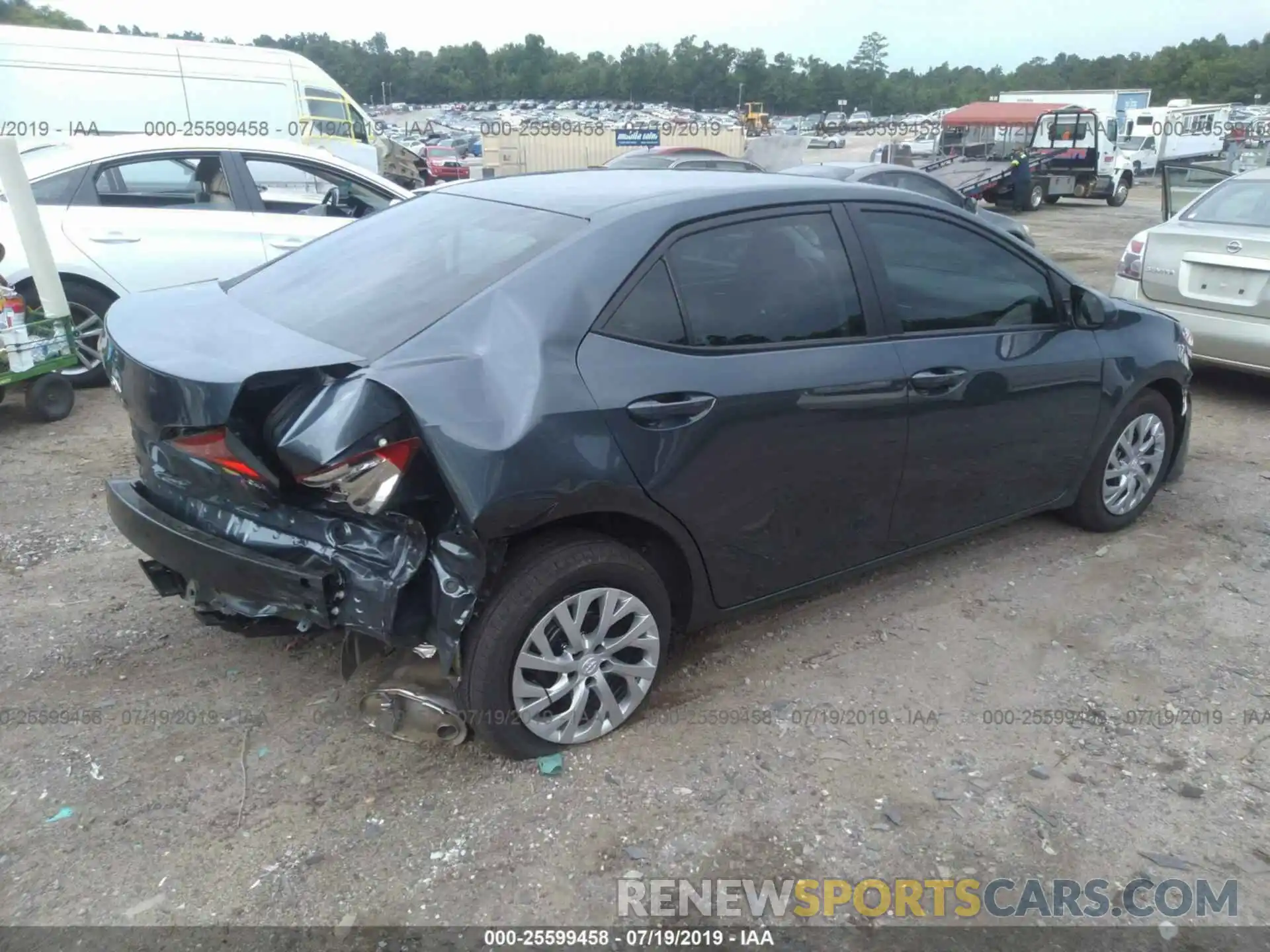 4 Photograph of a damaged car 2T1BURHE3KC204933 TOYOTA COROLLA 2019