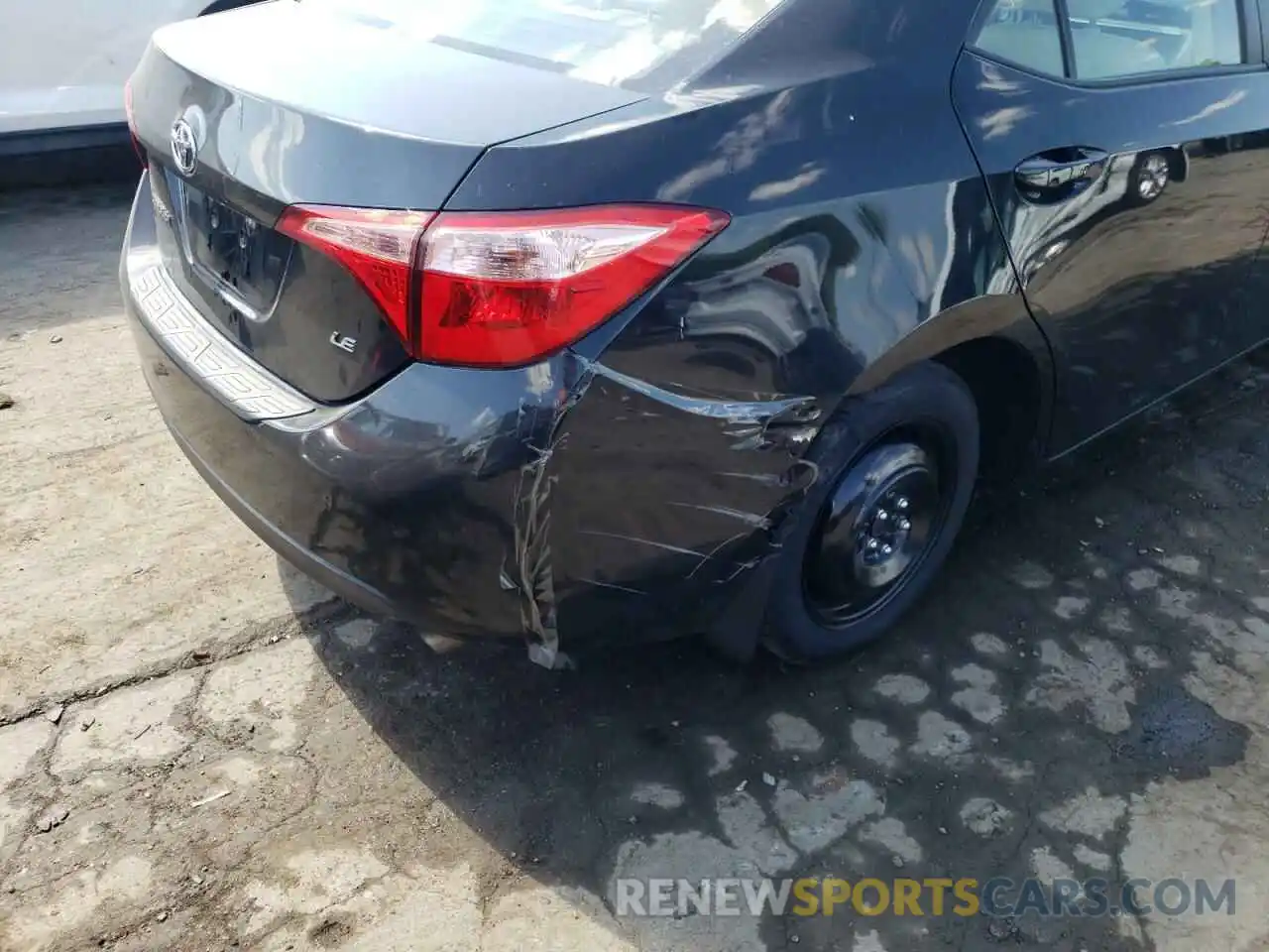 9 Photograph of a damaged car 2T1BURHE3KC205399 TOYOTA COROLLA 2019