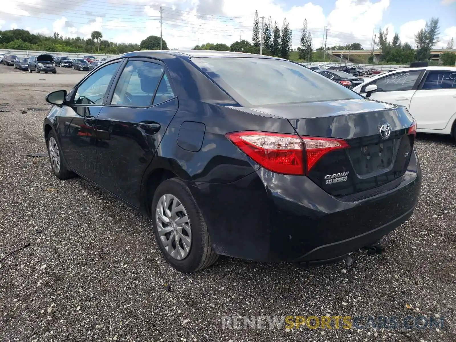 3 Photograph of a damaged car 2T1BURHE3KC206570 TOYOTA COROLLA 2019