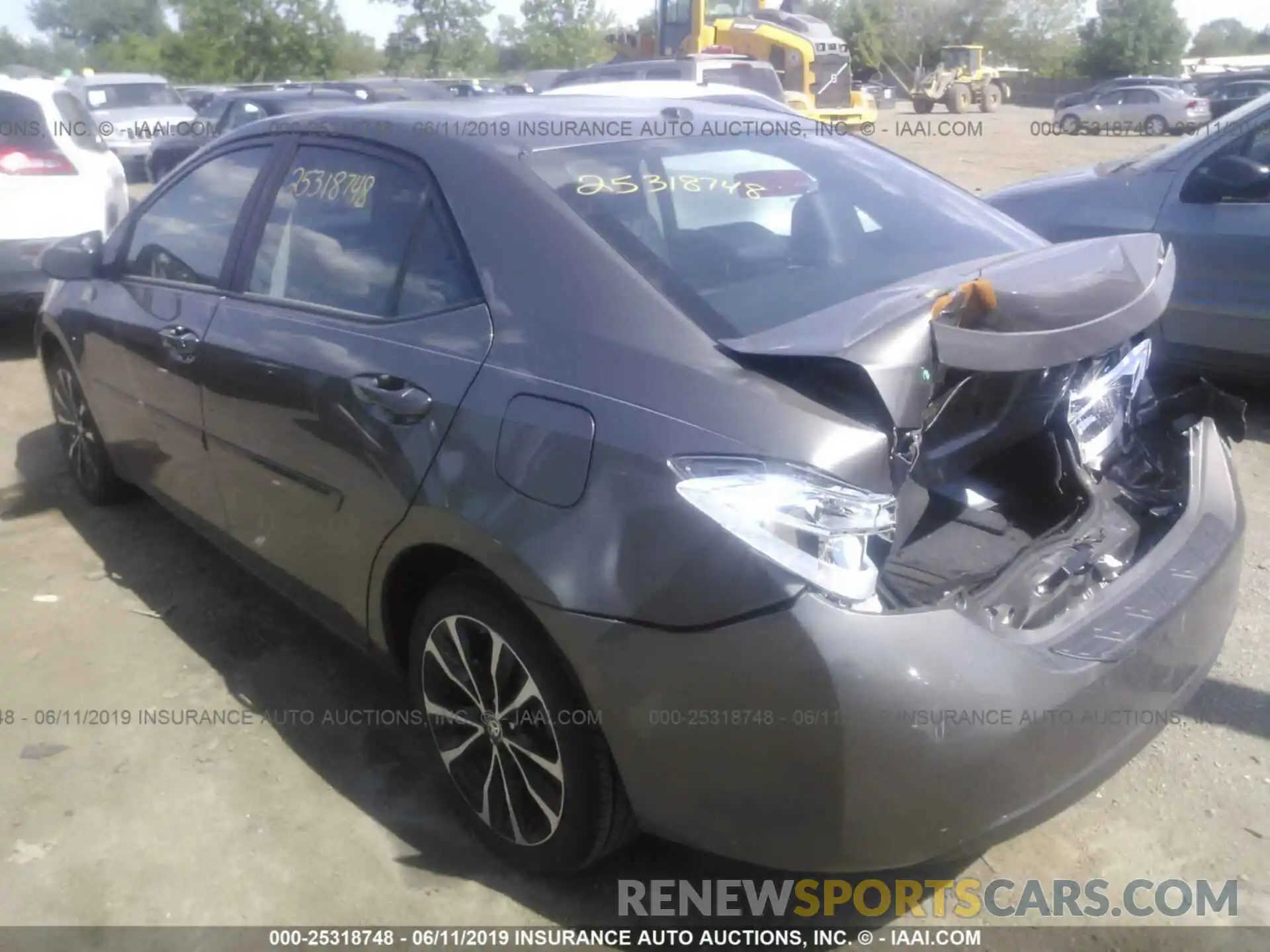 3 Photograph of a damaged car 2T1BURHE3KC208044 TOYOTA COROLLA 2019