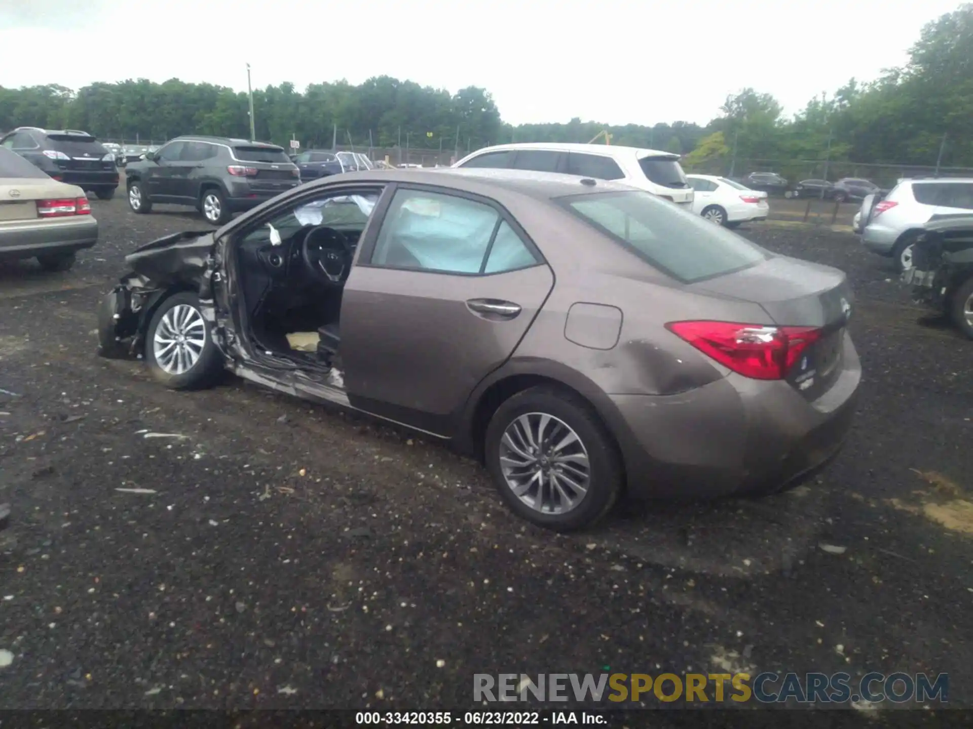 3 Photograph of a damaged car 2T1BURHE3KC210439 TOYOTA COROLLA 2019