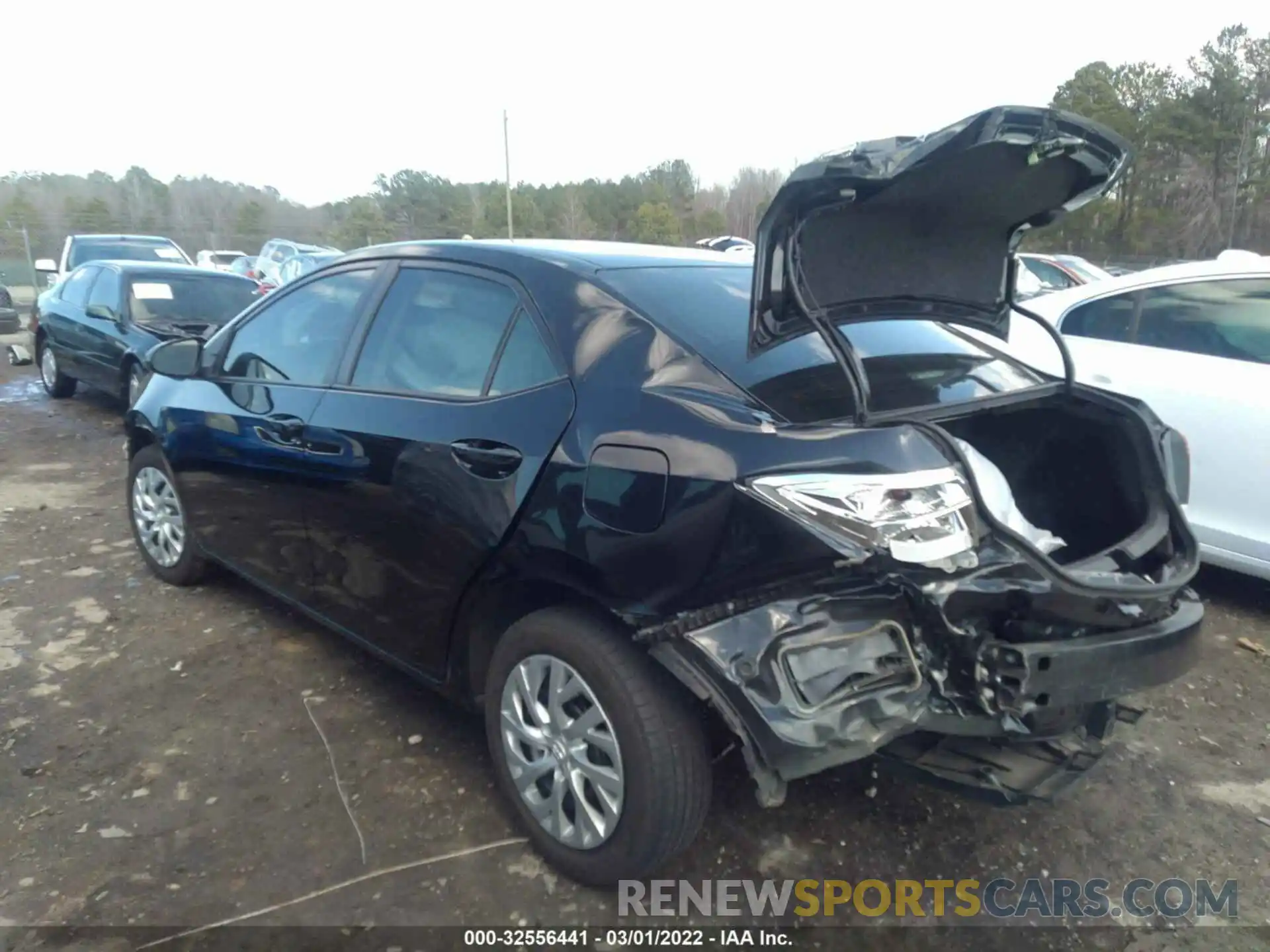 3 Photograph of a damaged car 2T1BURHE3KC210957 TOYOTA COROLLA 2019