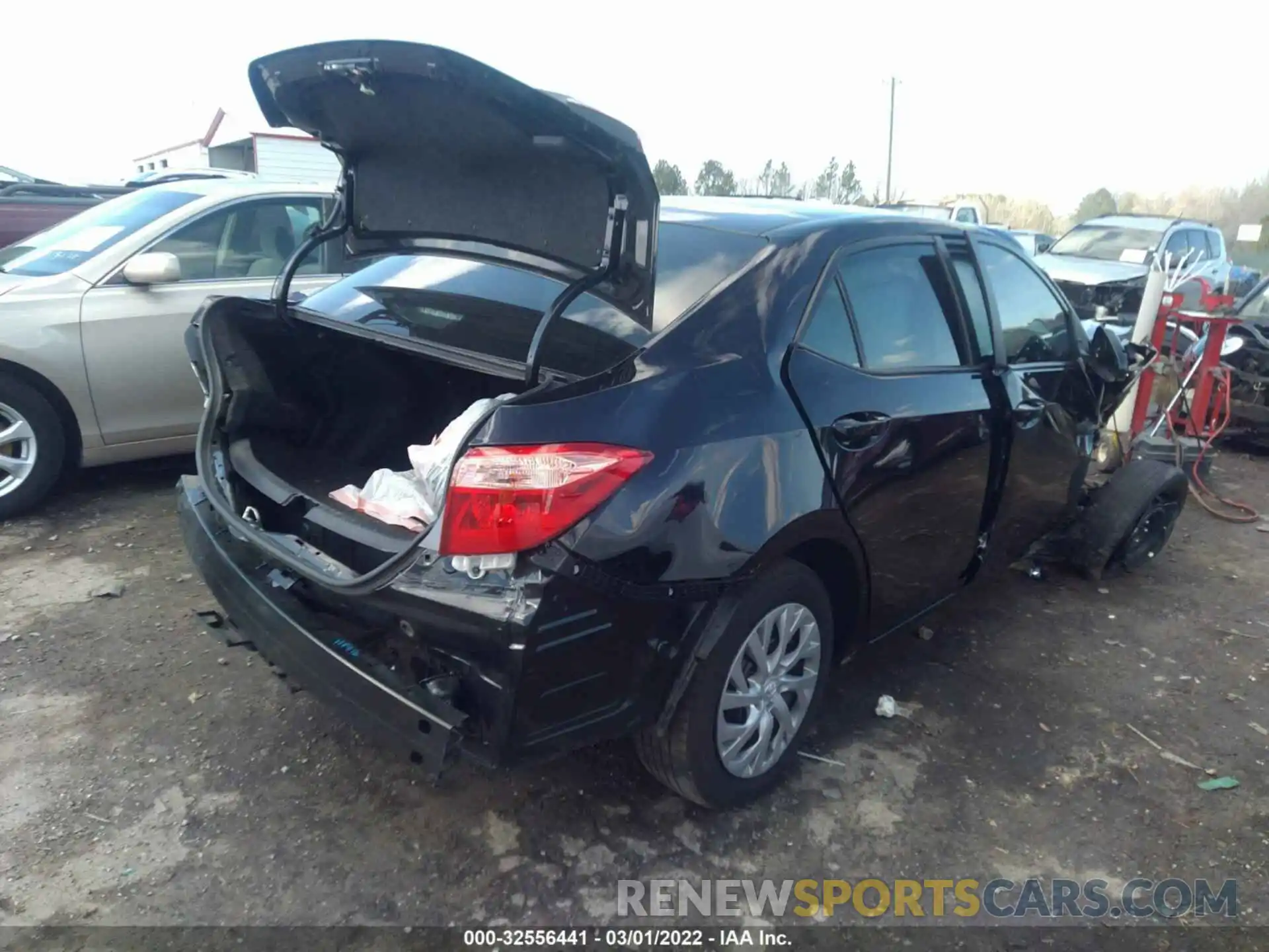 4 Photograph of a damaged car 2T1BURHE3KC210957 TOYOTA COROLLA 2019