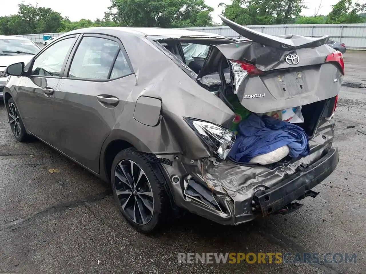 3 Photograph of a damaged car 2T1BURHE3KC211896 TOYOTA COROLLA 2019