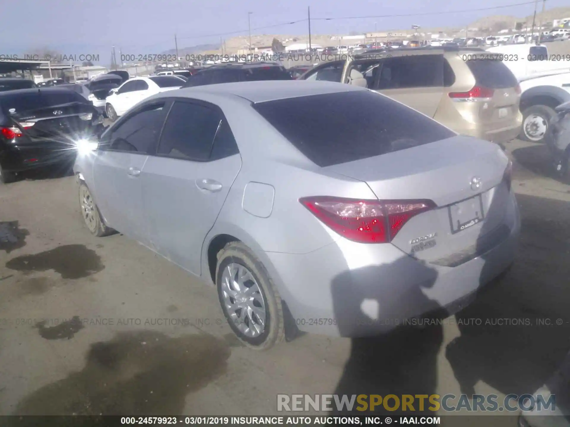 3 Photograph of a damaged car 2T1BURHE3KC212479 TOYOTA COROLLA 2019