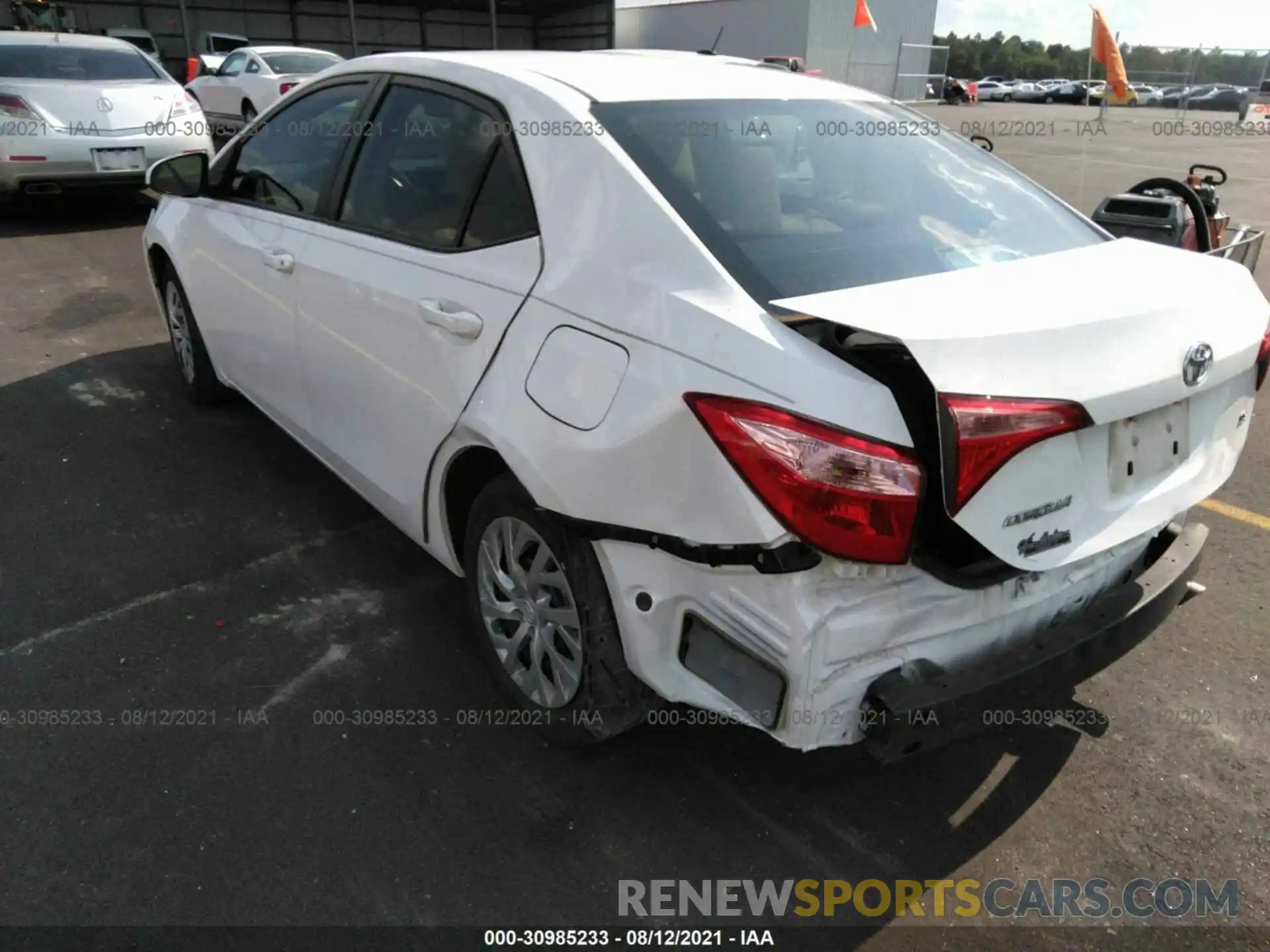 3 Photograph of a damaged car 2T1BURHE3KC212711 TOYOTA COROLLA 2019