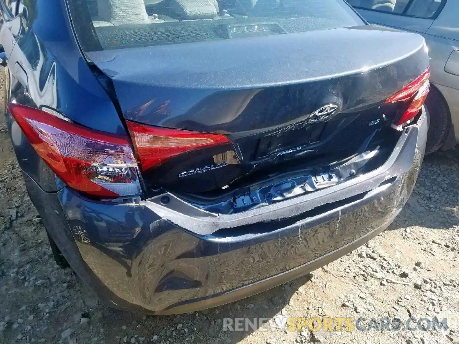 9 Photograph of a damaged car 2T1BURHE3KC214975 TOYOTA COROLLA 2019