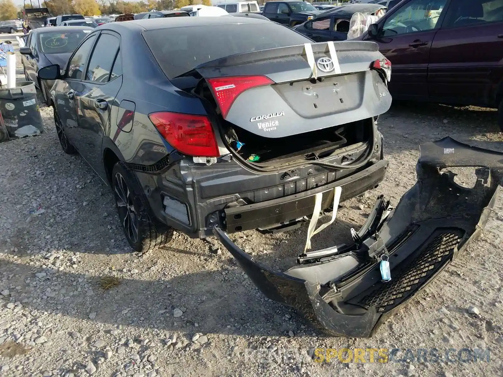 3 Photograph of a damaged car 2T1BURHE3KC215611 TOYOTA COROLLA 2019