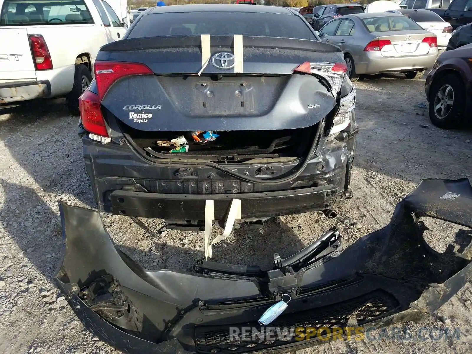 9 Photograph of a damaged car 2T1BURHE3KC215611 TOYOTA COROLLA 2019