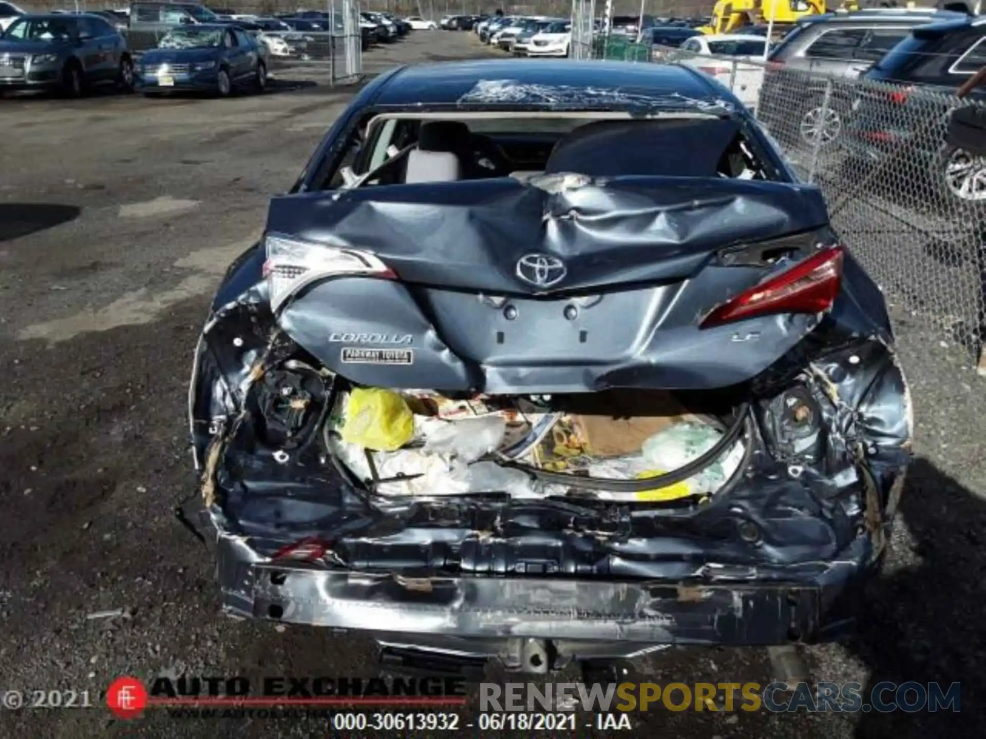 1 Photograph of a damaged car 2T1BURHE3KC217567 TOYOTA COROLLA 2019