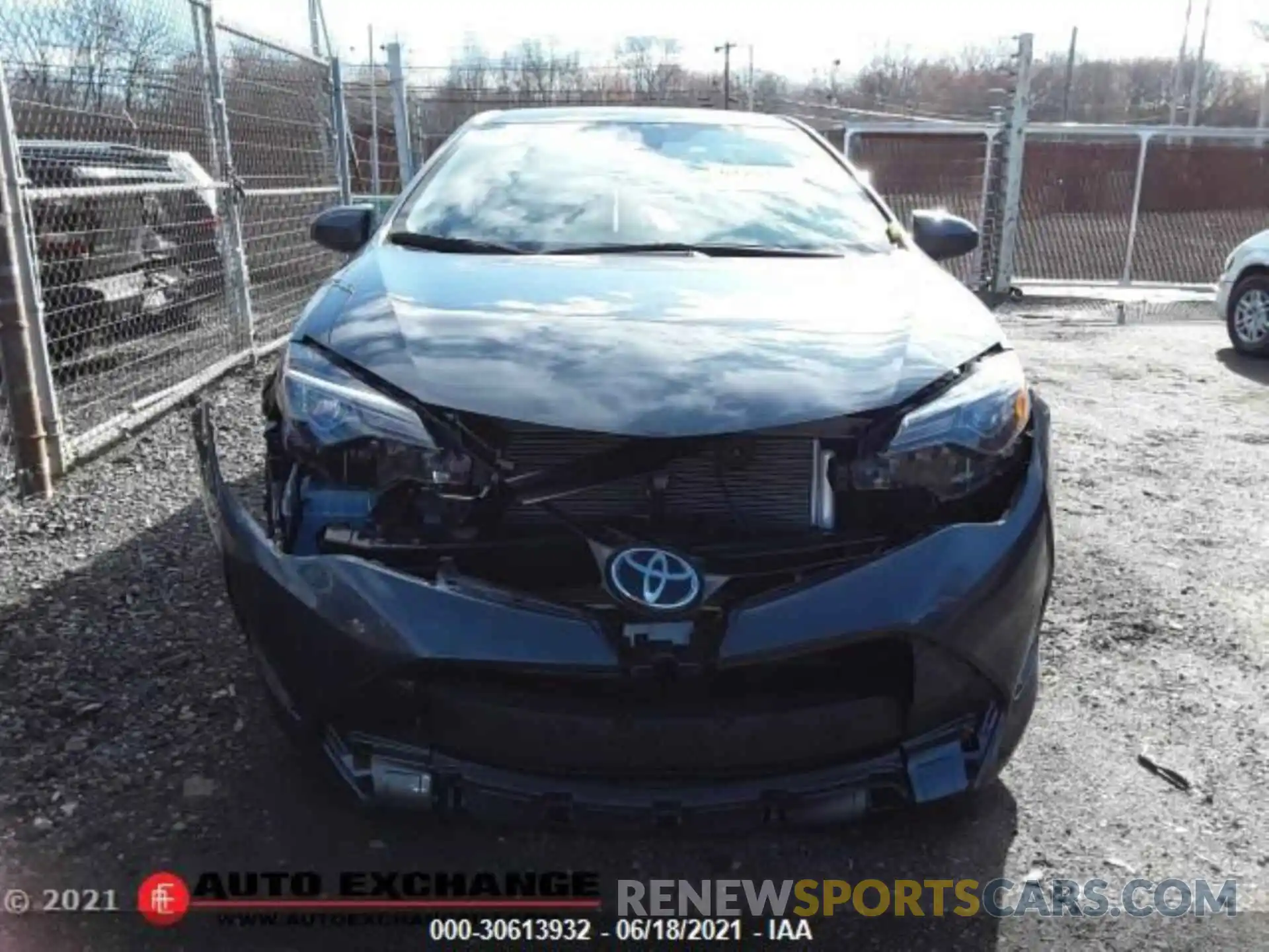 3 Photograph of a damaged car 2T1BURHE3KC217567 TOYOTA COROLLA 2019