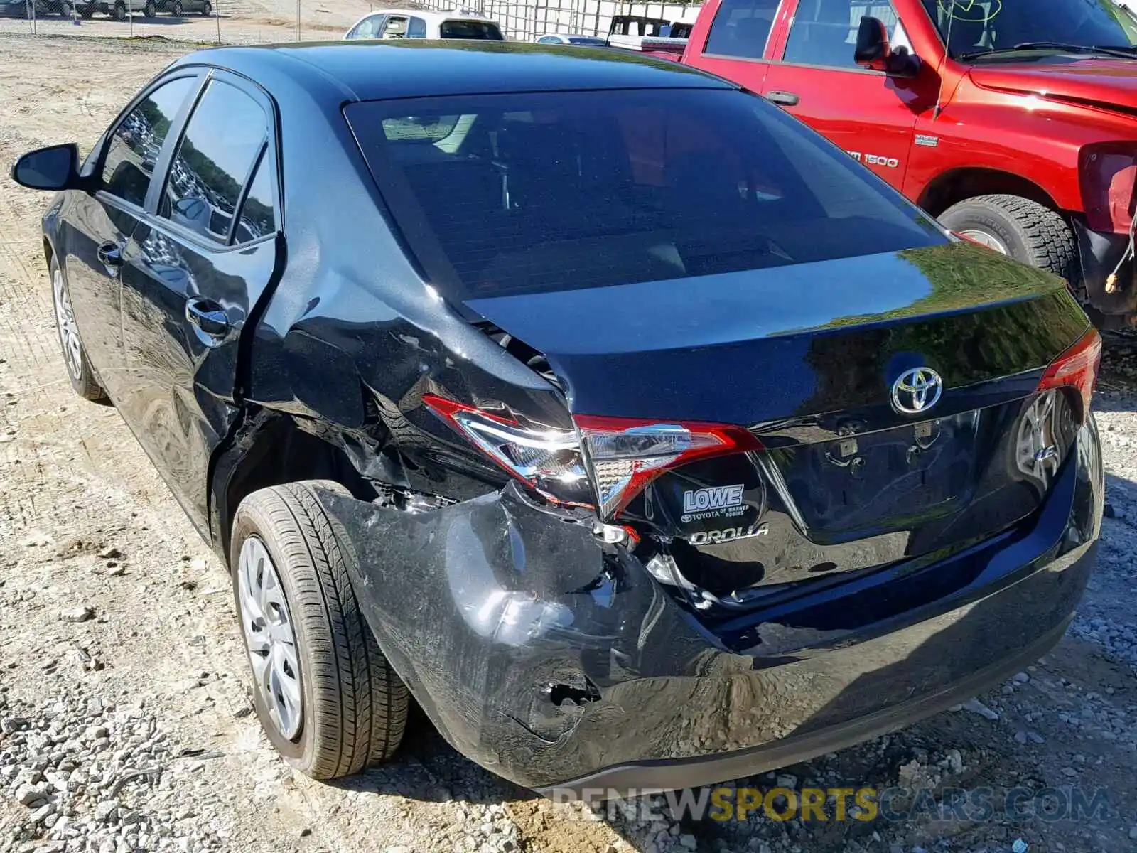 3 Photograph of a damaged car 2T1BURHE3KC218461 TOYOTA COROLLA 2019