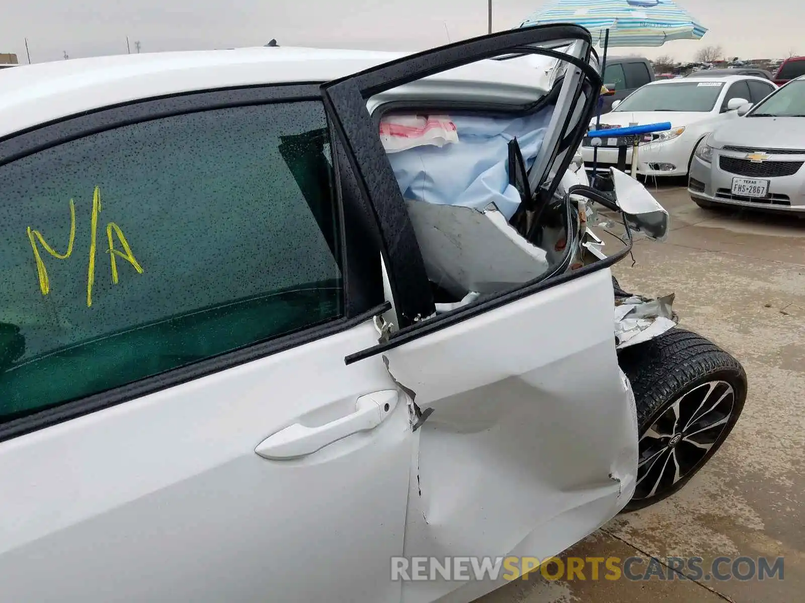 10 Photograph of a damaged car 2T1BURHE3KC219075 TOYOTA COROLLA 2019