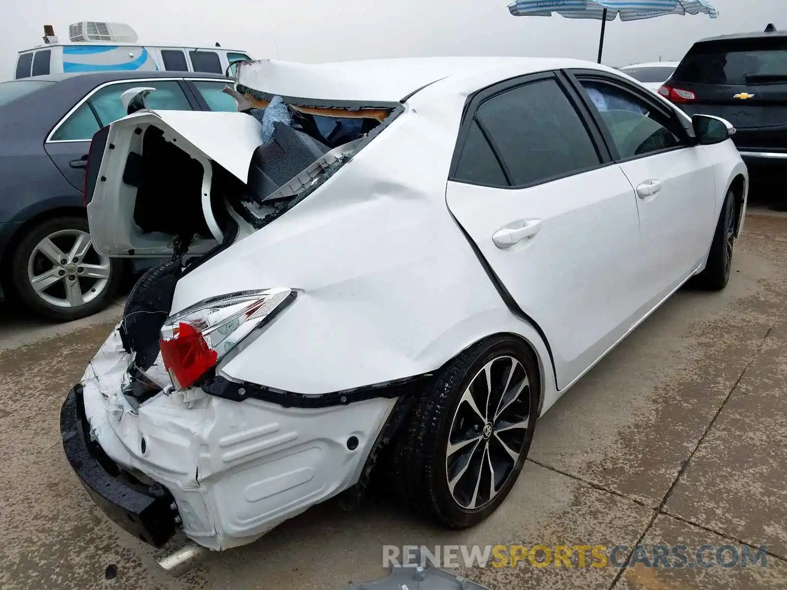 4 Photograph of a damaged car 2T1BURHE3KC219075 TOYOTA COROLLA 2019