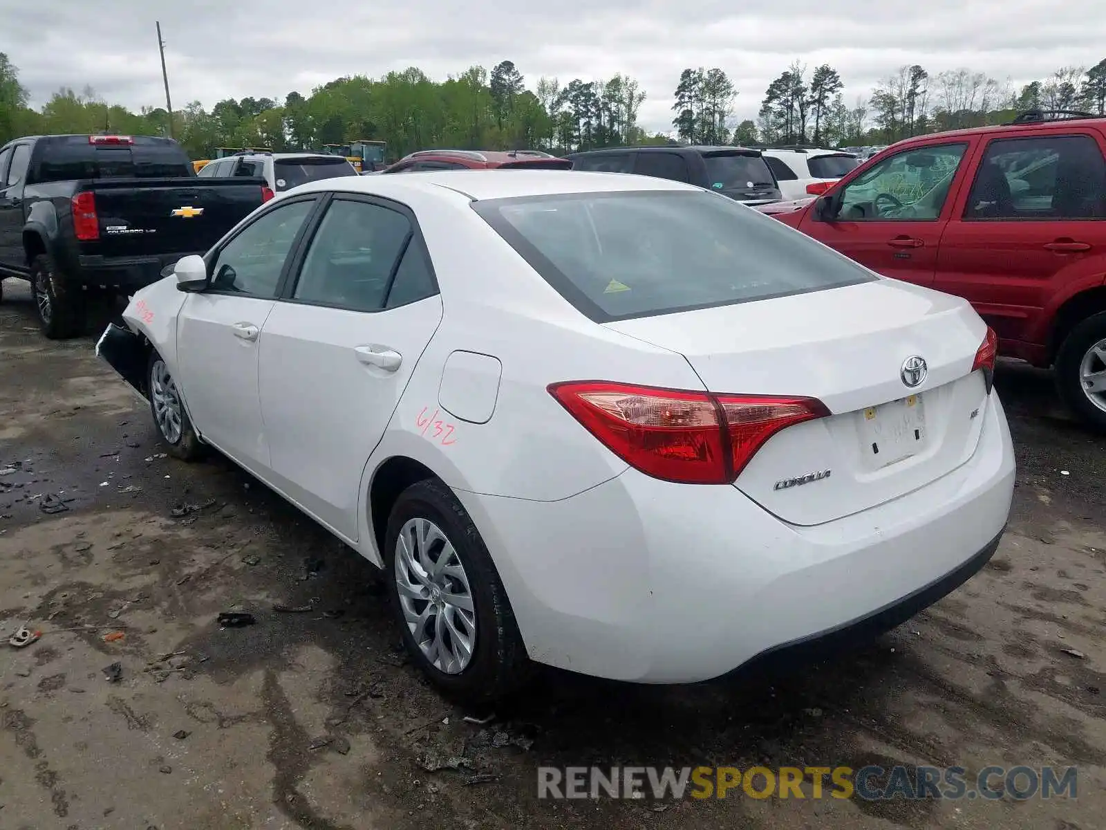 3 Photograph of a damaged car 2T1BURHE3KC220601 TOYOTA COROLLA 2019