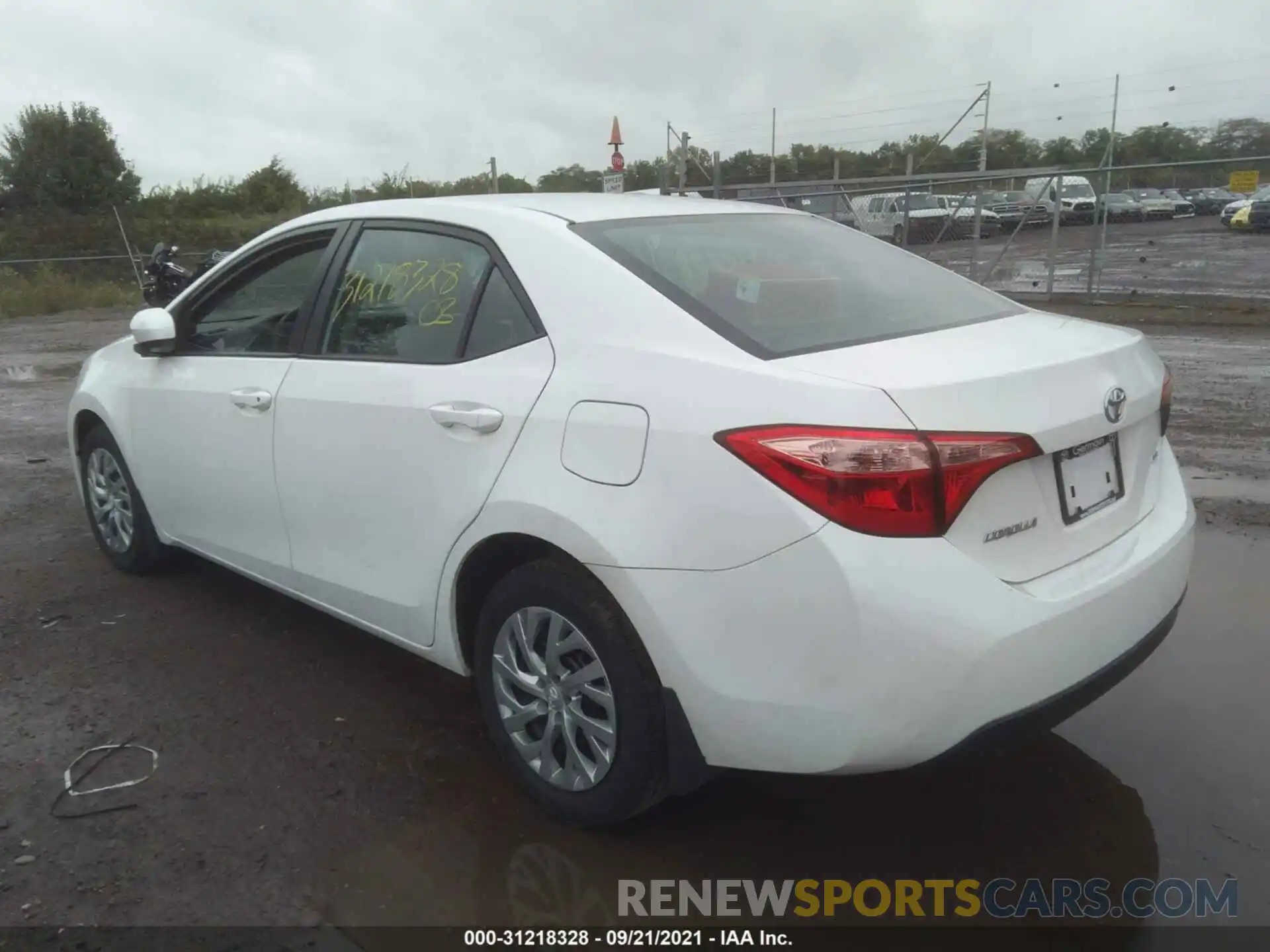 3 Photograph of a damaged car 2T1BURHE3KC220761 TOYOTA COROLLA 2019