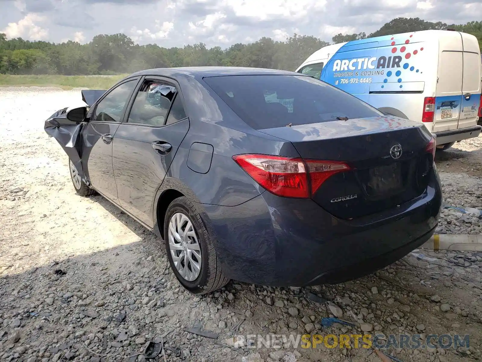 3 Photograph of a damaged car 2T1BURHE3KC221313 TOYOTA COROLLA 2019