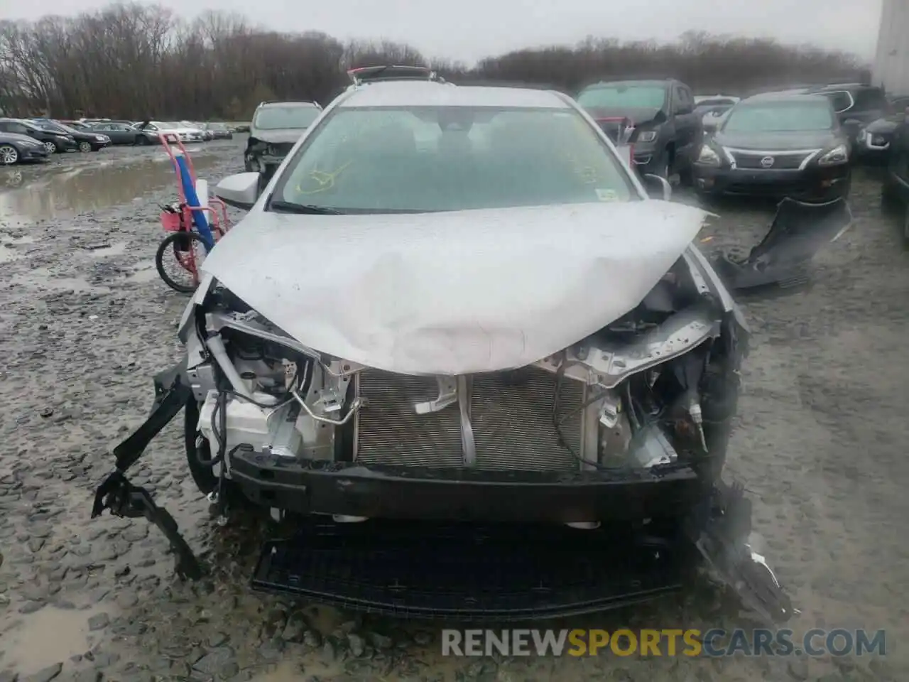 9 Photograph of a damaged car 2T1BURHE3KC221960 TOYOTA COROLLA 2019