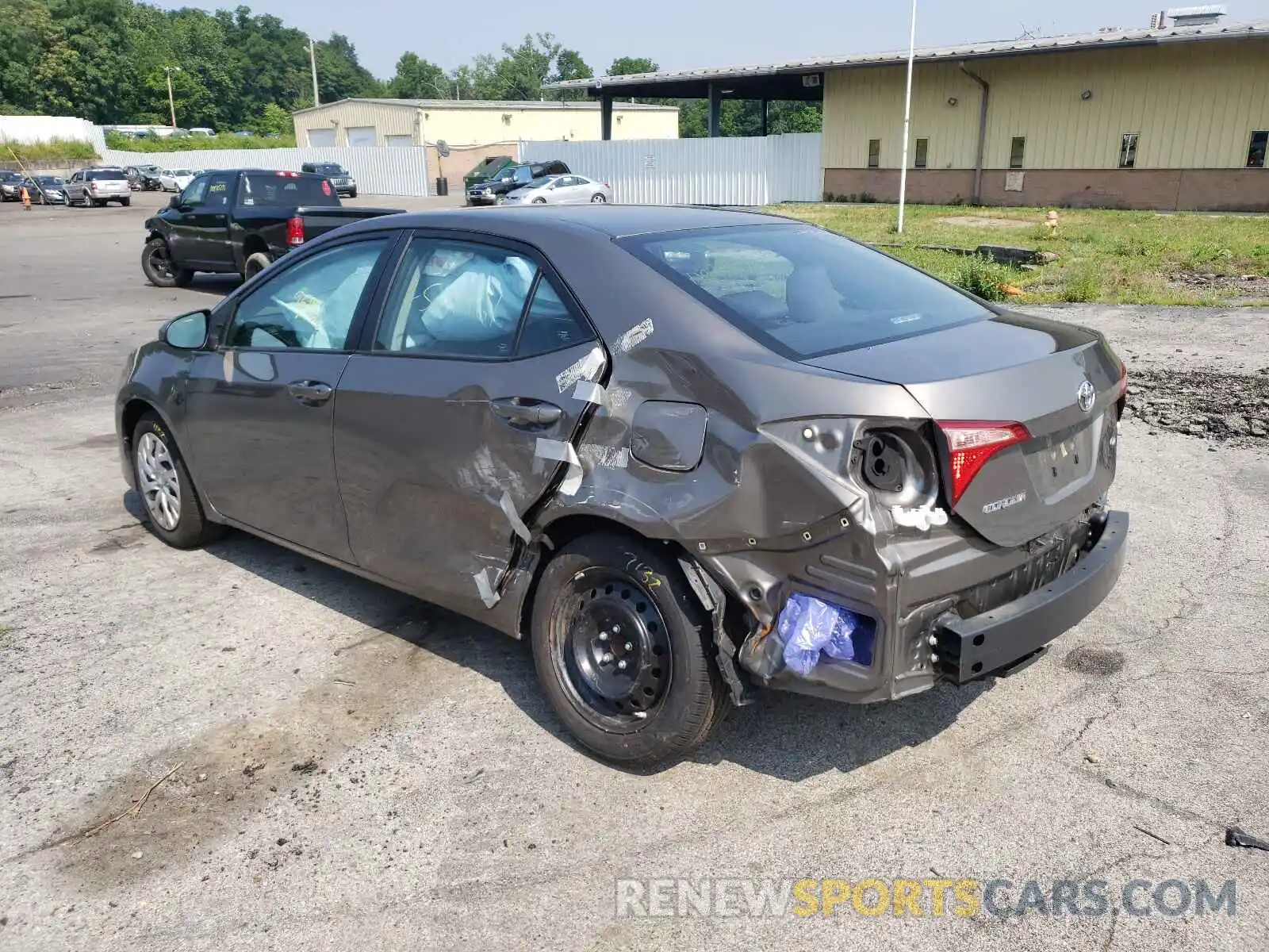 3 Photograph of a damaged car 2T1BURHE3KC222722 TOYOTA COROLLA 2019