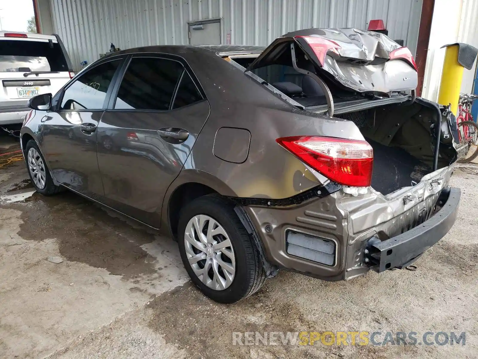 3 Photograph of a damaged car 2T1BURHE3KC222820 TOYOTA COROLLA 2019