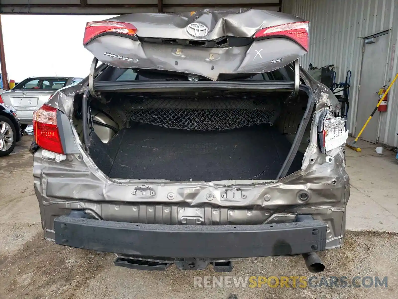 9 Photograph of a damaged car 2T1BURHE3KC222820 TOYOTA COROLLA 2019