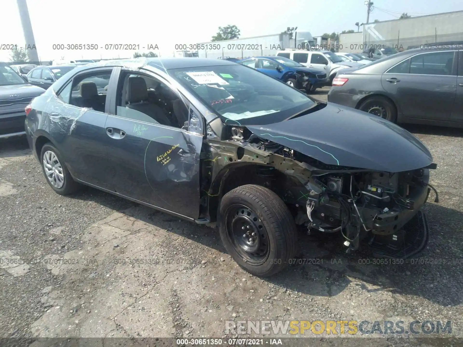 1 Photograph of a damaged car 2T1BURHE3KC223384 TOYOTA COROLLA 2019