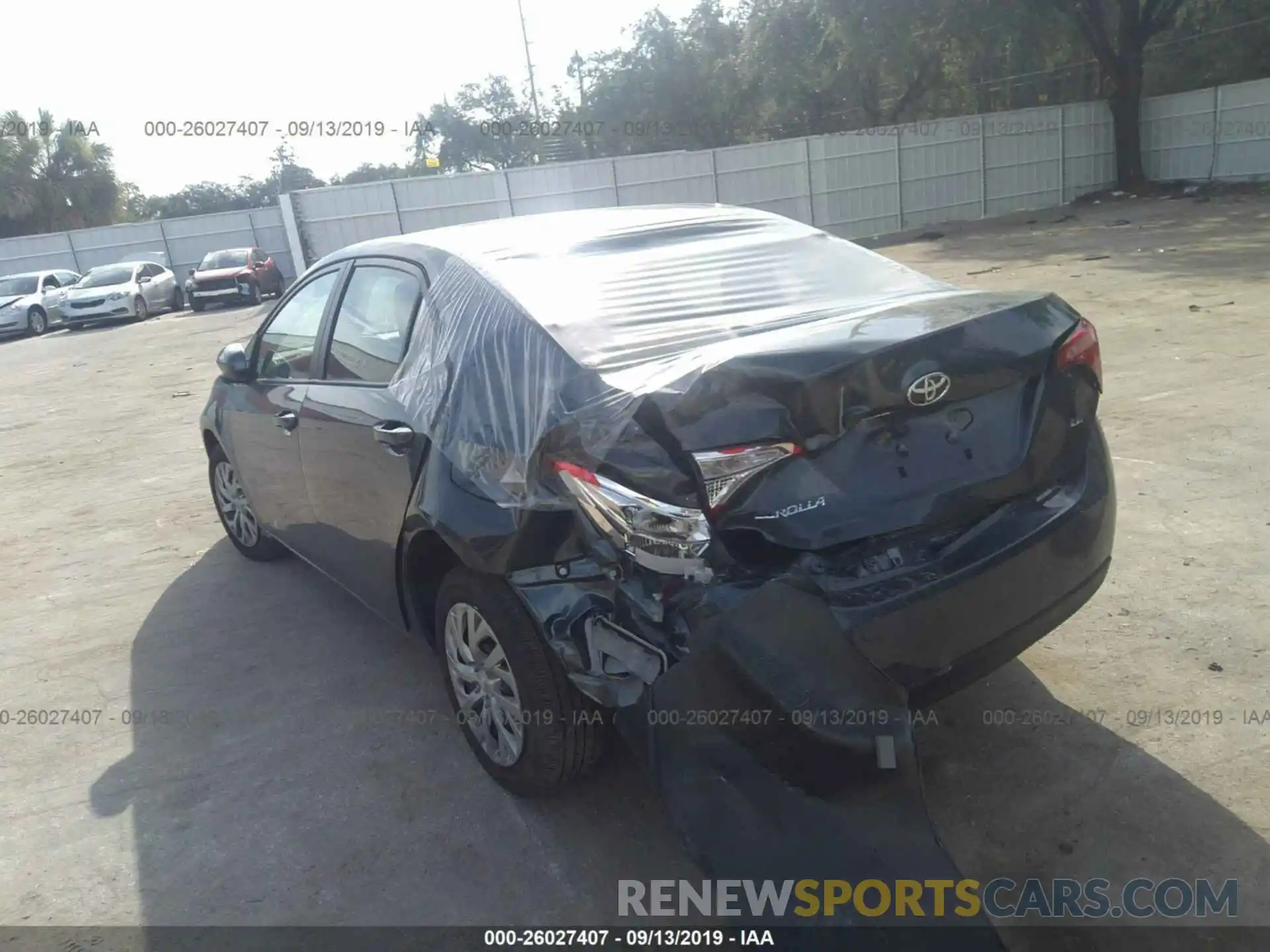 3 Photograph of a damaged car 2T1BURHE3KC223627 TOYOTA COROLLA 2019