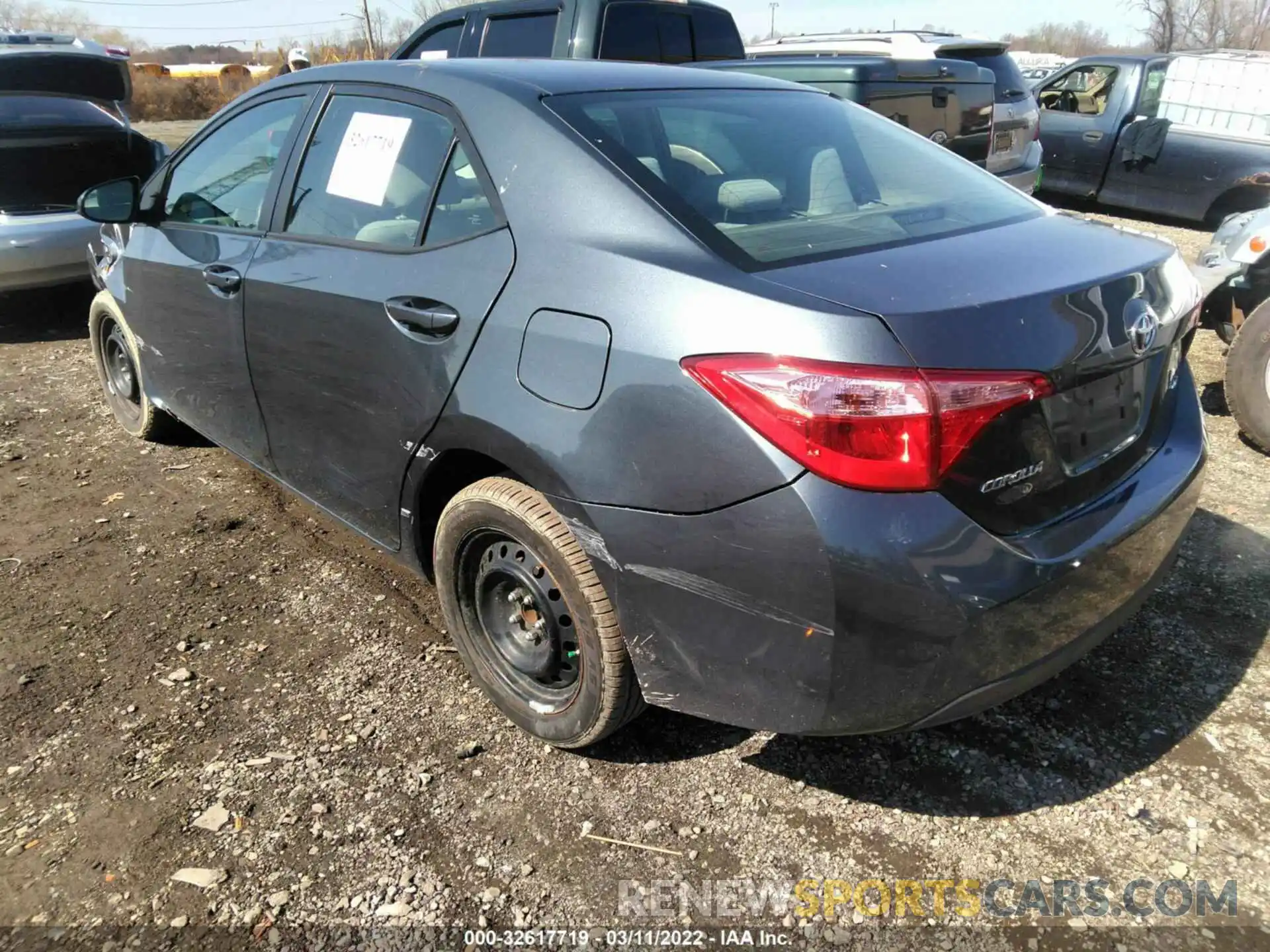 3 Photograph of a damaged car 2T1BURHE3KC224955 TOYOTA COROLLA 2019