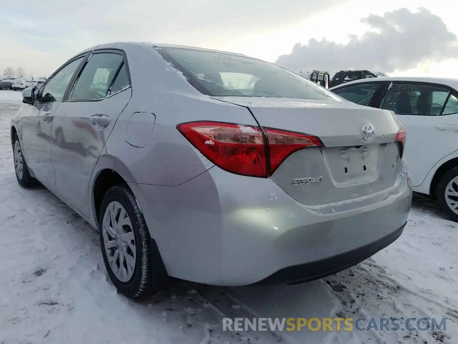 3 Photograph of a damaged car 2T1BURHE3KC225166 TOYOTA COROLLA 2019