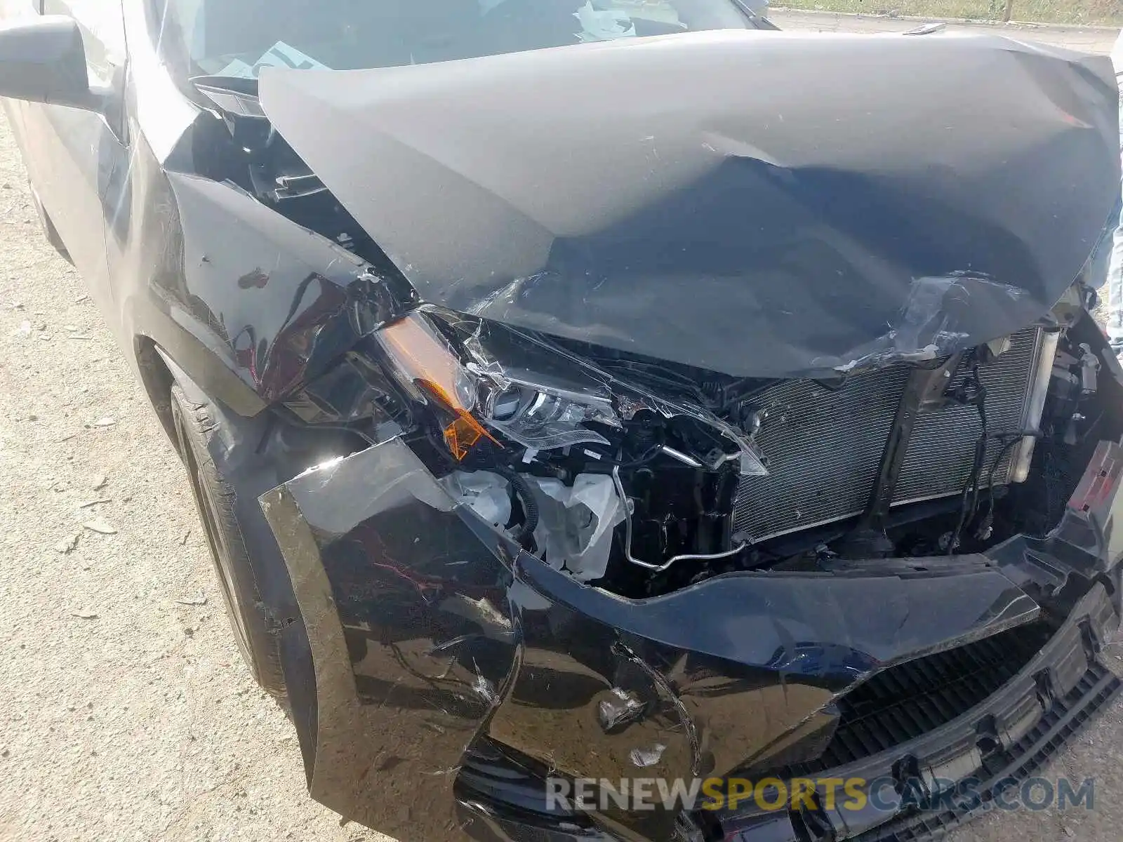 9 Photograph of a damaged car 2T1BURHE3KC225202 TOYOTA COROLLA 2019