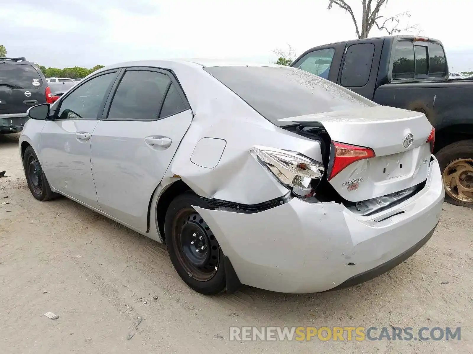 3 Photograph of a damaged car 2T1BURHE3KC225622 TOYOTA COROLLA 2019