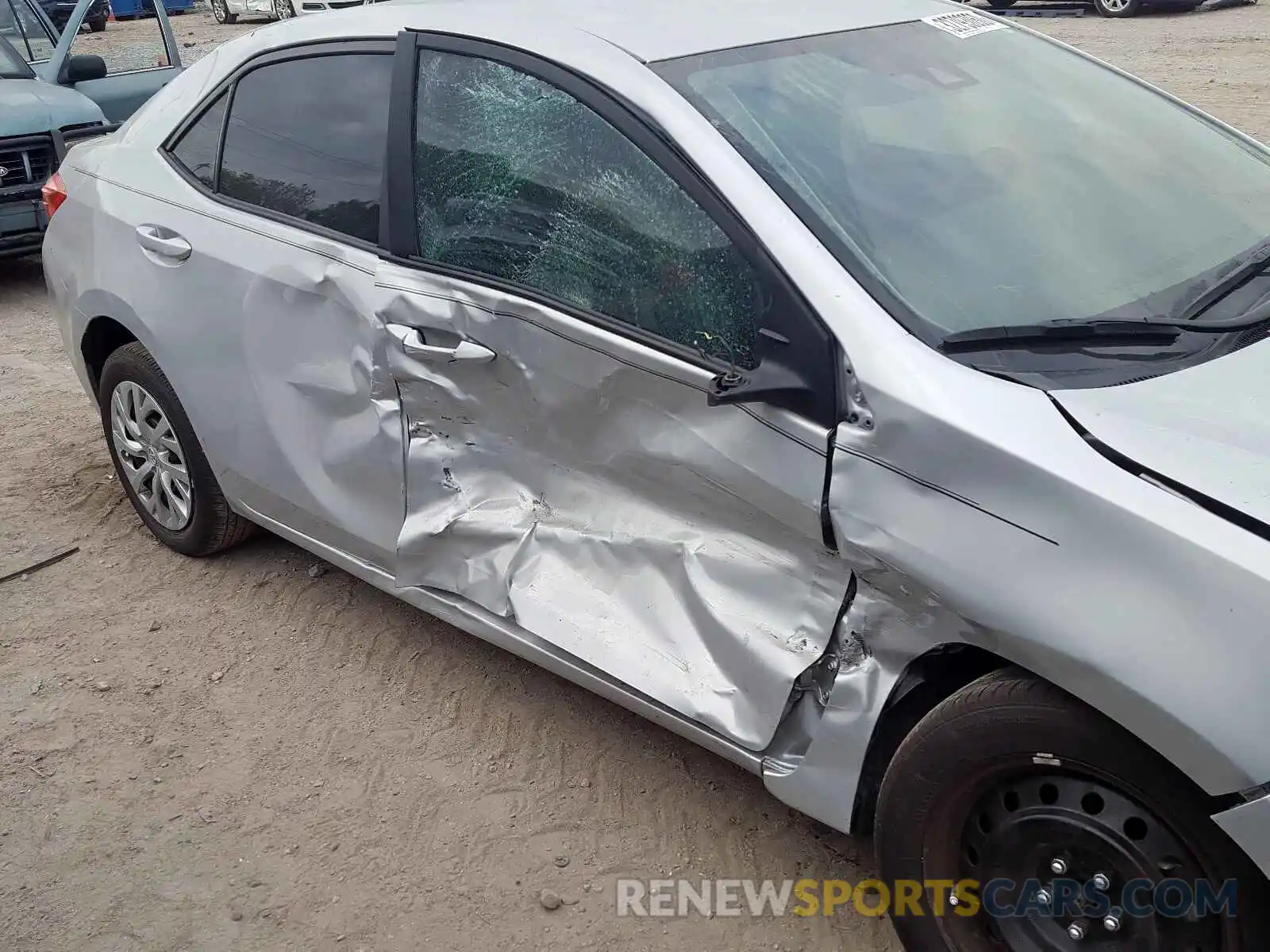 9 Photograph of a damaged car 2T1BURHE3KC225796 TOYOTA COROLLA 2019