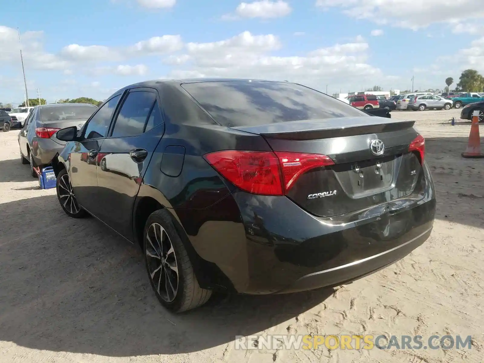 3 Photograph of a damaged car 2T1BURHE3KC226818 TOYOTA COROLLA 2019