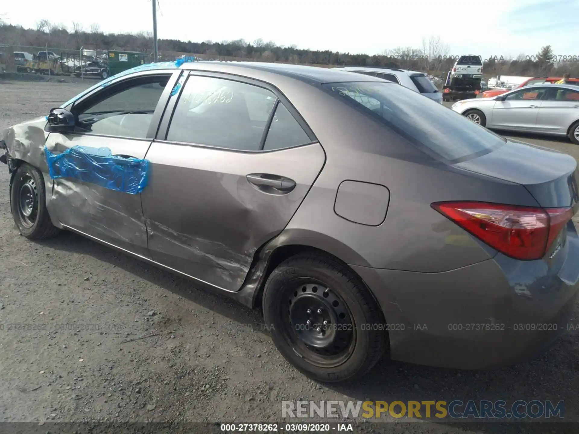 3 Photograph of a damaged car 2T1BURHE3KC227130 TOYOTA COROLLA 2019