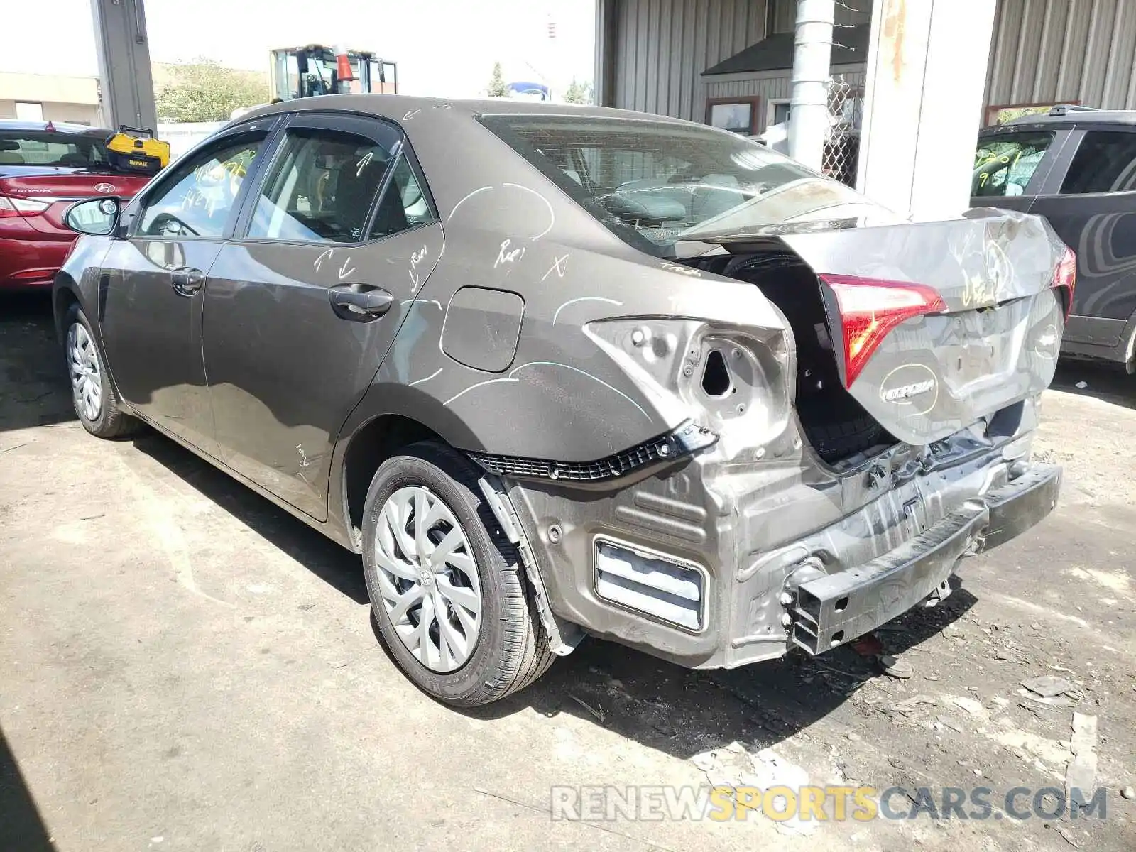 3 Photograph of a damaged car 2T1BURHE3KC227340 TOYOTA COROLLA 2019